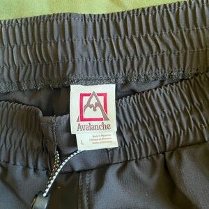 Avalanche athletic shorts, Sz L
